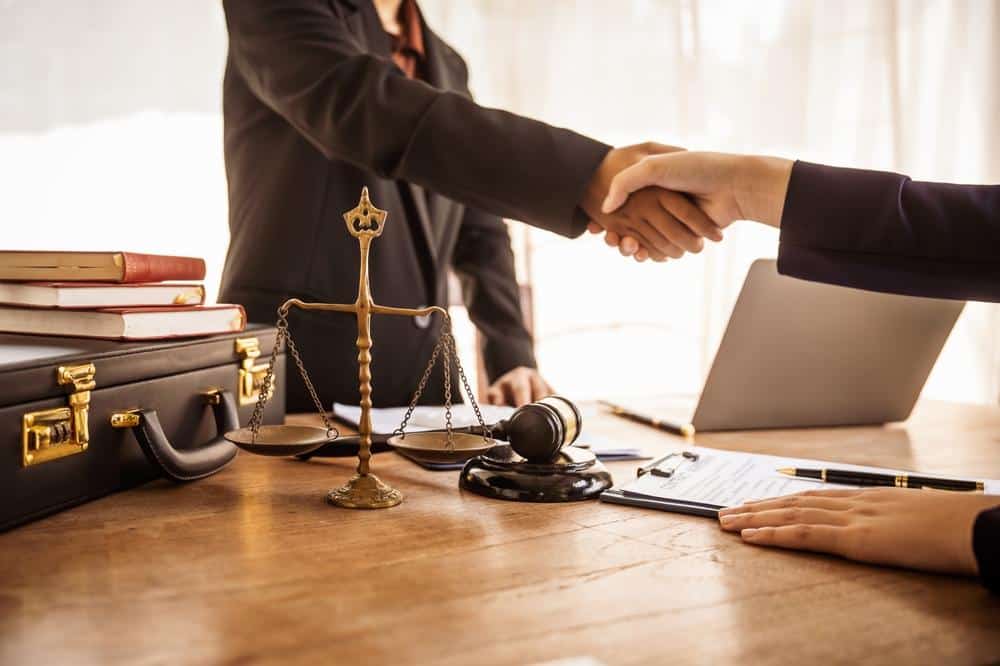 how to negotiate insurance settlement