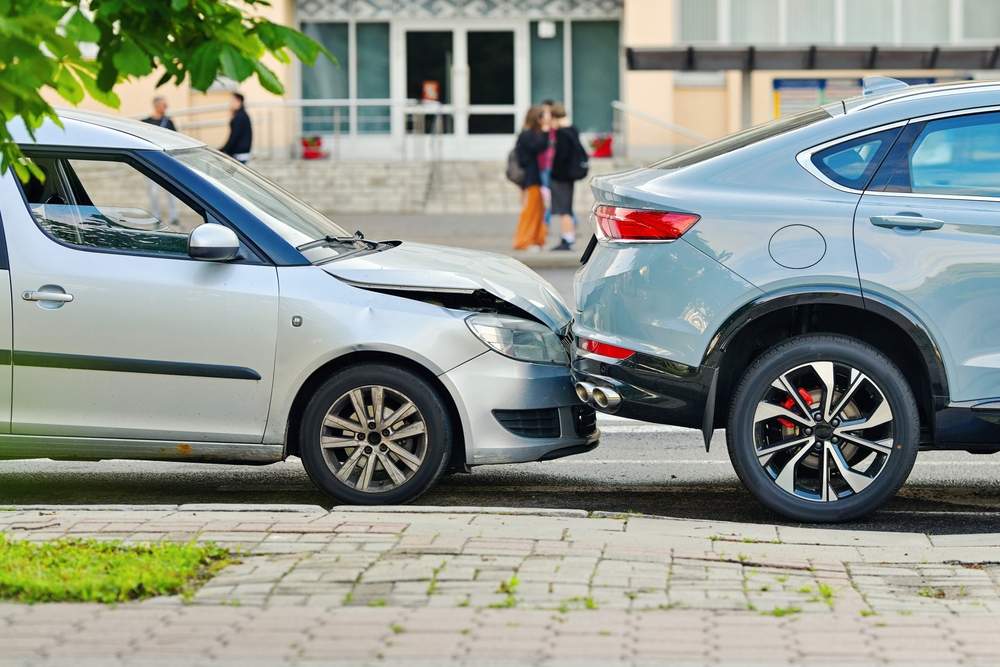if someone rear-ends you, whose insurance do you call