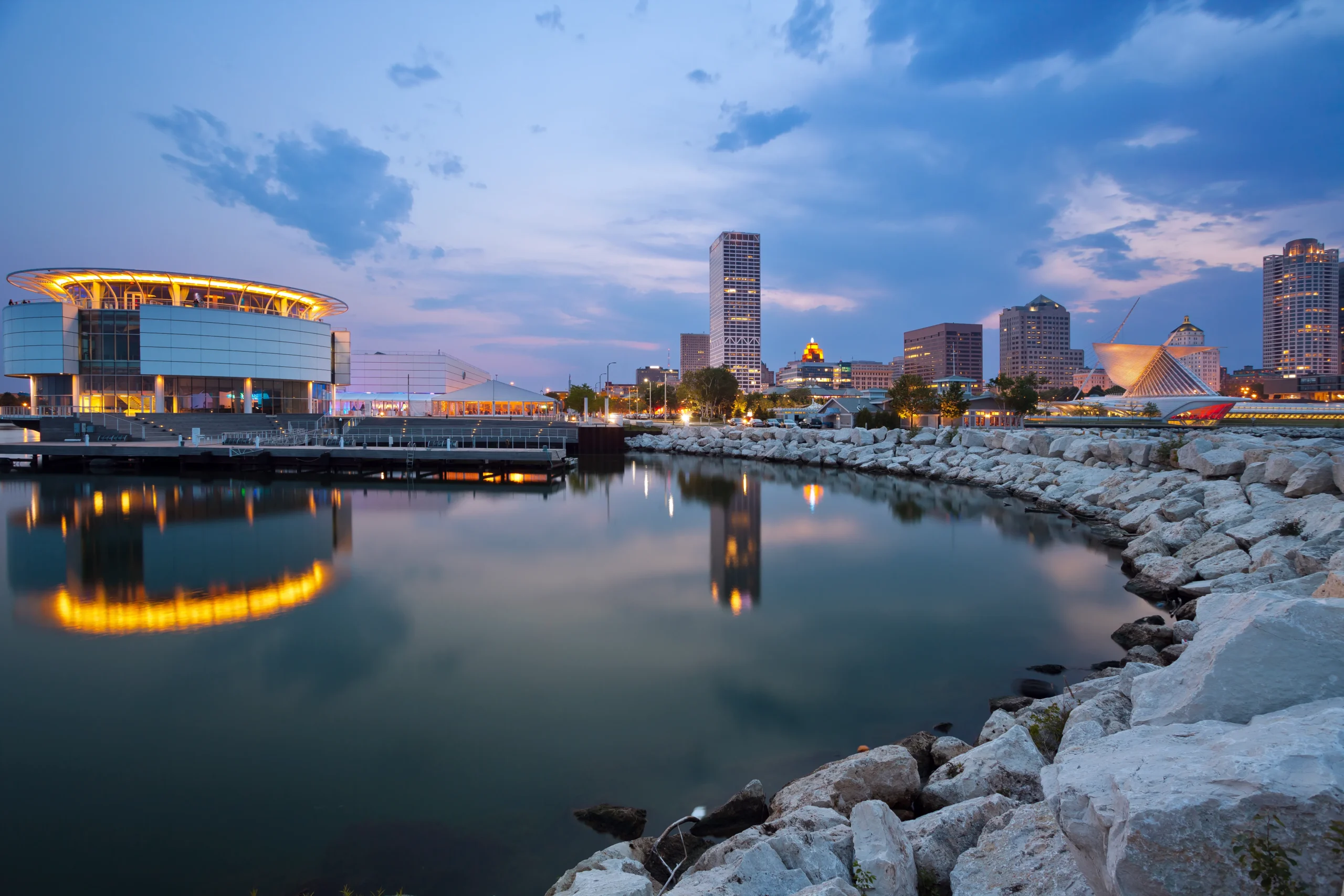 Milwaukee skyline photo
