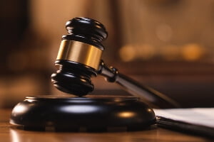 Iowa Nurse Faces Charges in Nursing Home Death of Veteran